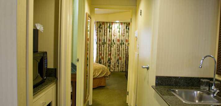 Embassy - Meadowlands 4*