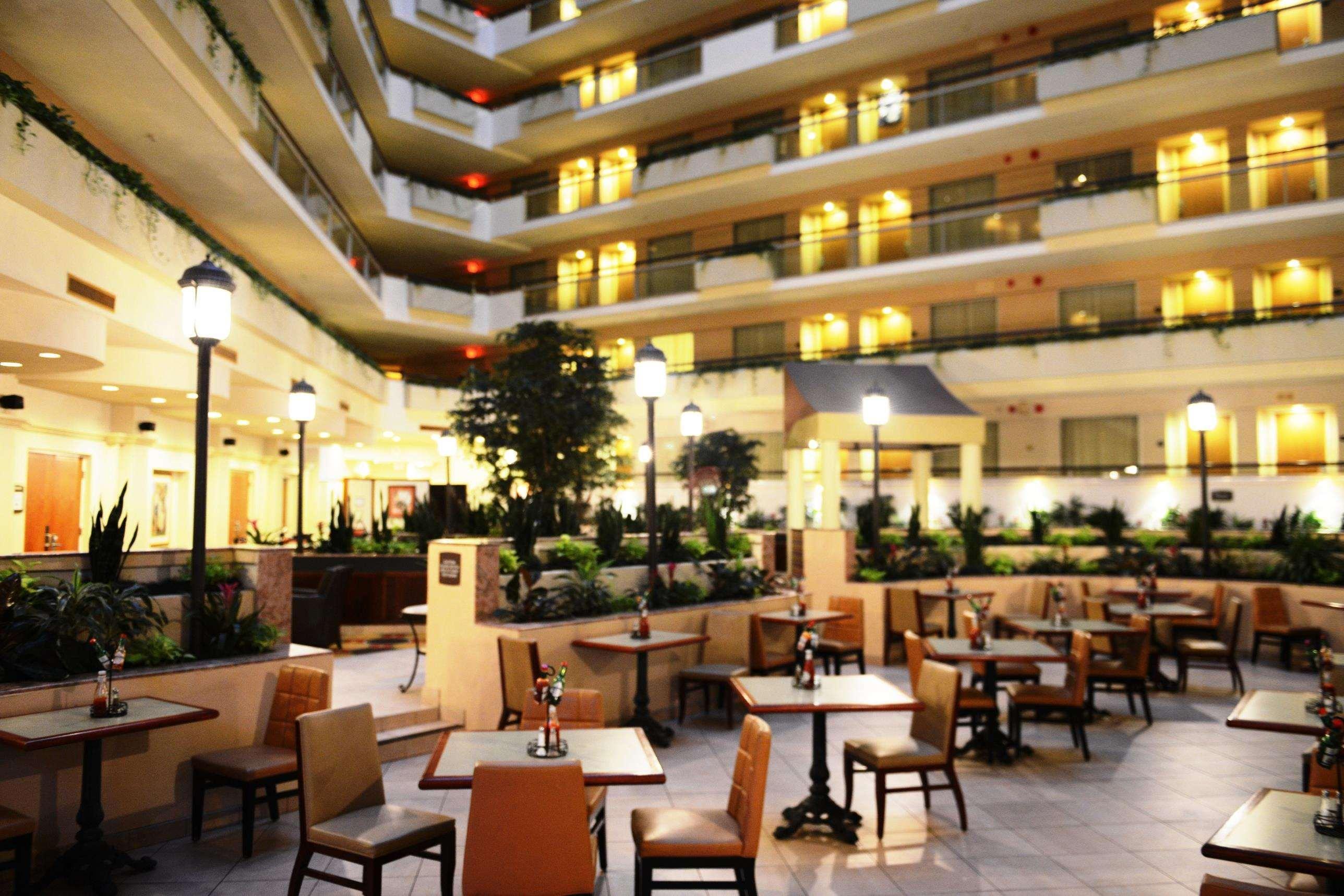 Hotel Embassy - Meadowlands 4*