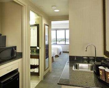 Hotel Embassy - Meadowlands